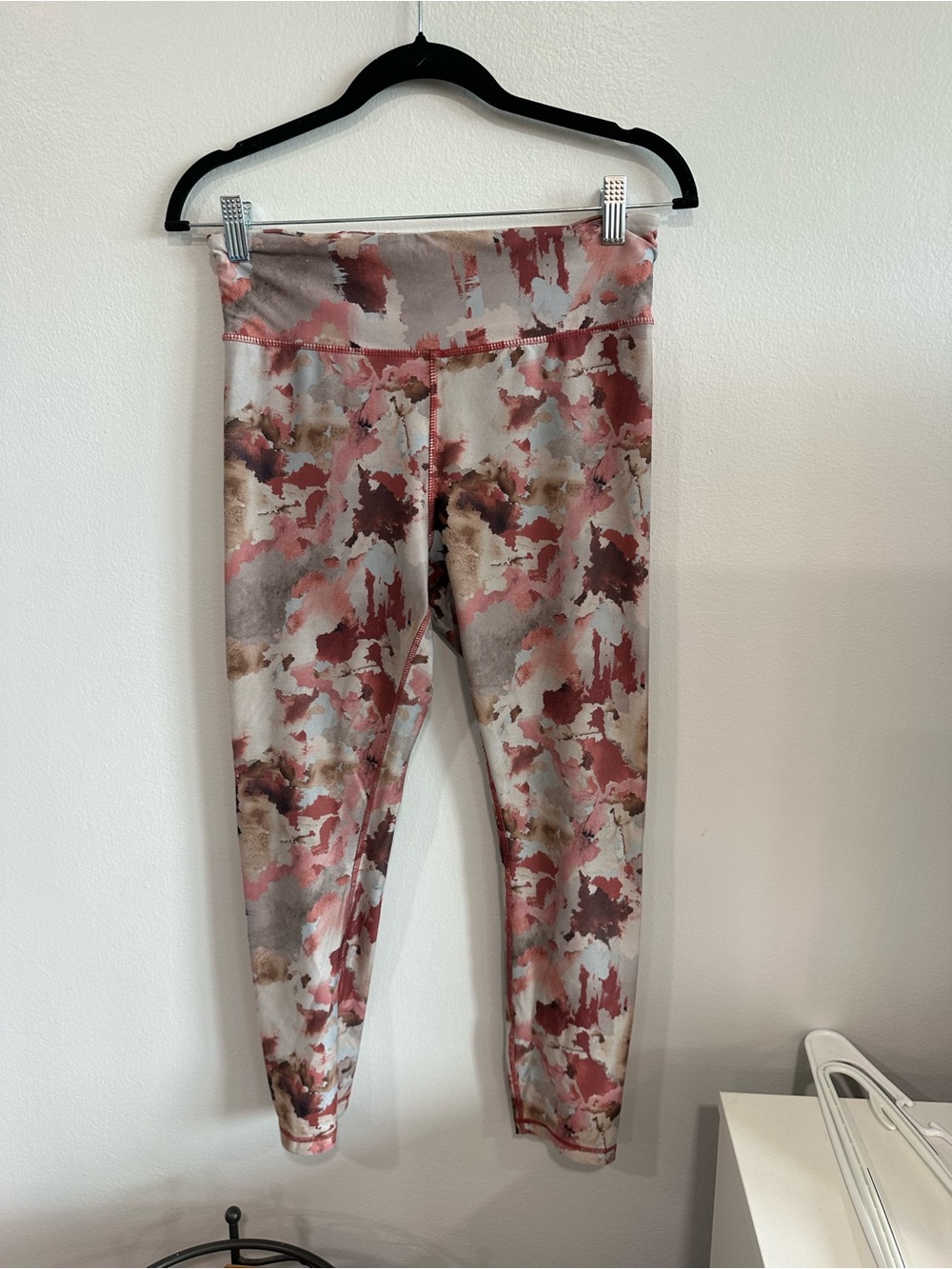 DIP Women’s Small High Rise Watercolor Print Leggings Pink Mauve Activewear Yoga